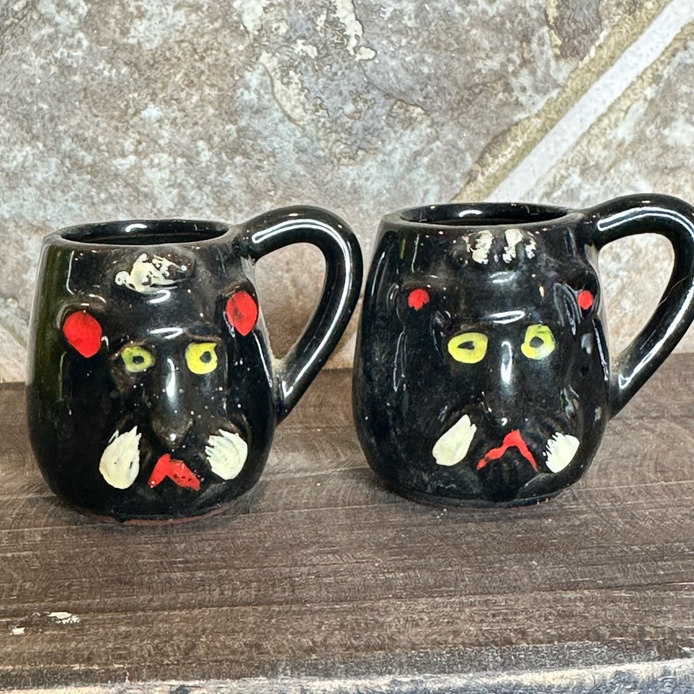 Vintage Antique Redware Mini Dog
Face Mug